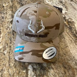 Yupoong Authentic SnapBack Trucker Hat, New With Tags, camo!